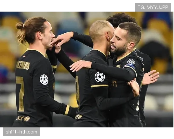 青训营动态:新星闪耀训练场,年轻球员状态回升展现巨大潜力 青训营动态:新星闪耀训练场,年轻球员状态回升展现巨大潜力