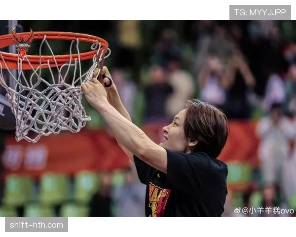 杨力维比赛后居然去买了三千块的外卖，这生活跟球场上一个人似的？