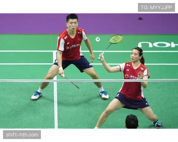 郑思维出场气场两重奏，街拍随手贵气，赛场上又成冷面战神，眼睛都忙不过来